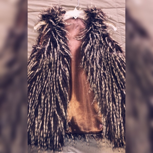 💕Smoky Grey Faux Fur Vest 💕 - Picture 3 of 3